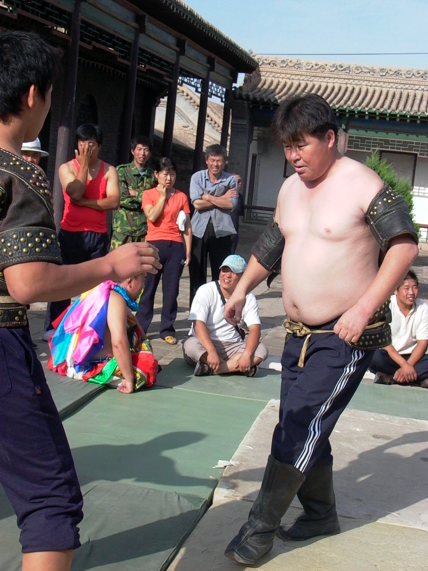 阿拉善一代沙力搏尔传承人搏克夏力宾祭祀活动及摔跤